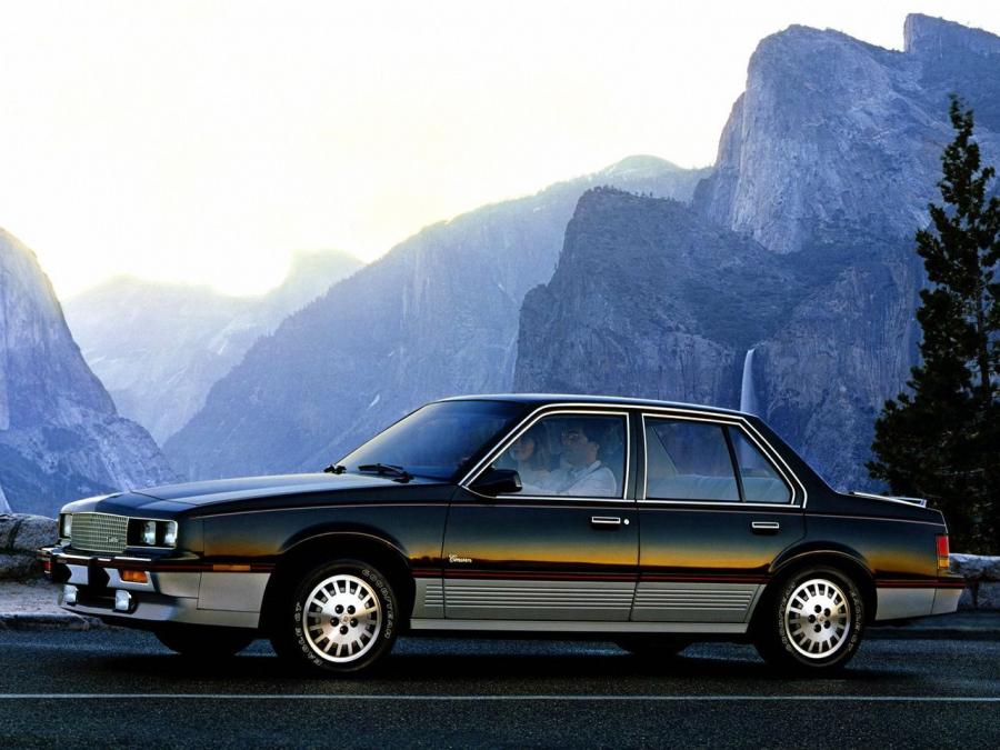  Cadillac Cimarron 1986 года  (фото 3 из 3)